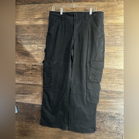 Abercrombie & Fitch Black Cargo Pants - Picture 1 of 5